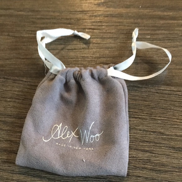 Earrings - Picture 1 of 3